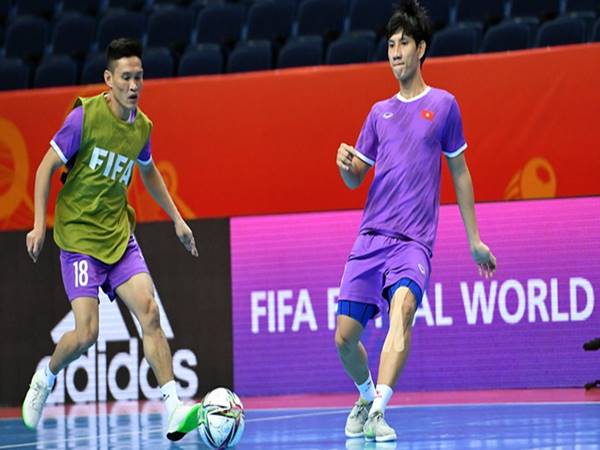 Bóng đá VN 22/9: Futsal Việt Nam thoải mái tâm lý trước trận gặp Nga