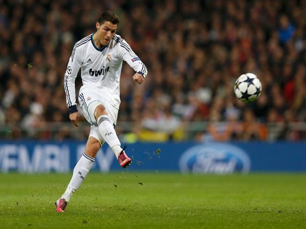 Cách sút bóng bổng và mạnh chính xác nhất 100%