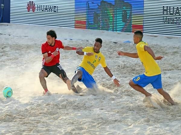 Bóng đá bãi biển là gì? Luật thi đấu môn bóng đá bãi biển