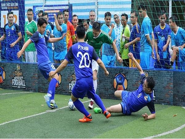 Bóng đá đường phố là gì? Cầu thủ xuất thân từ bóng đá đường phố